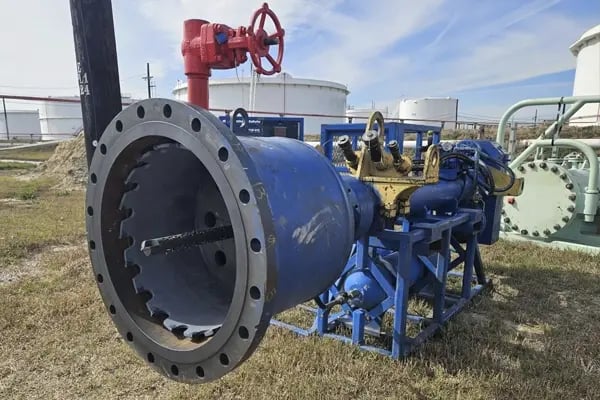 Precision Tank Tapping Under Pressure